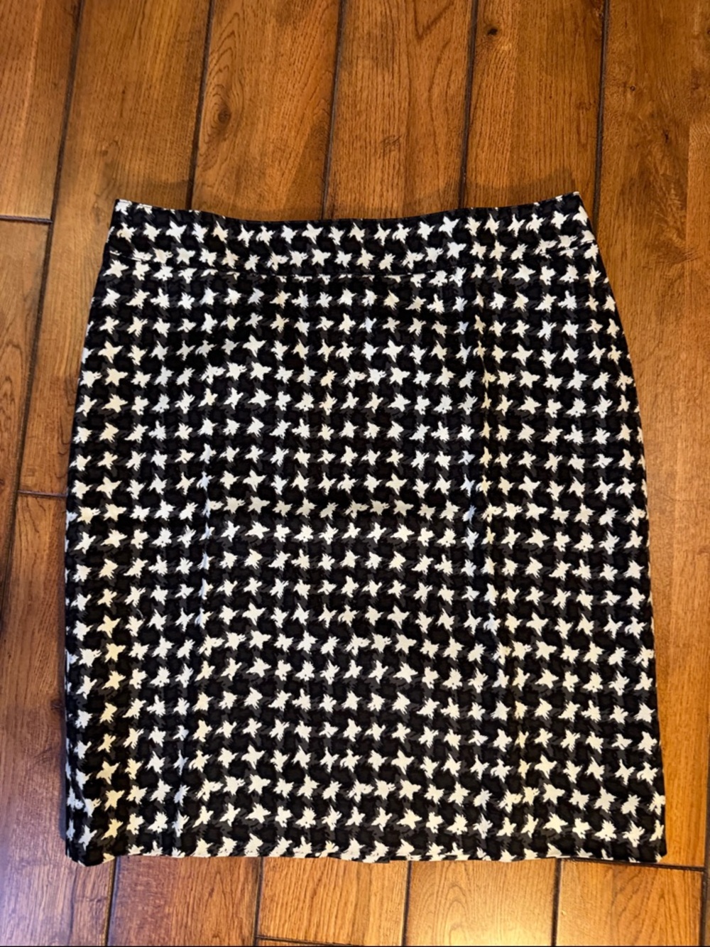Talula Black & White Houndstooth Pencil Skirt